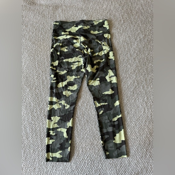 lululemon wunder under train with pockets green camo everlux leggings size 8 - Picture 3 of 15